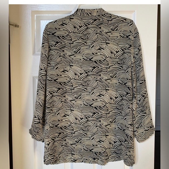 Josephine Chaus pure silk black and tan print blouse - Picture 3 of 4